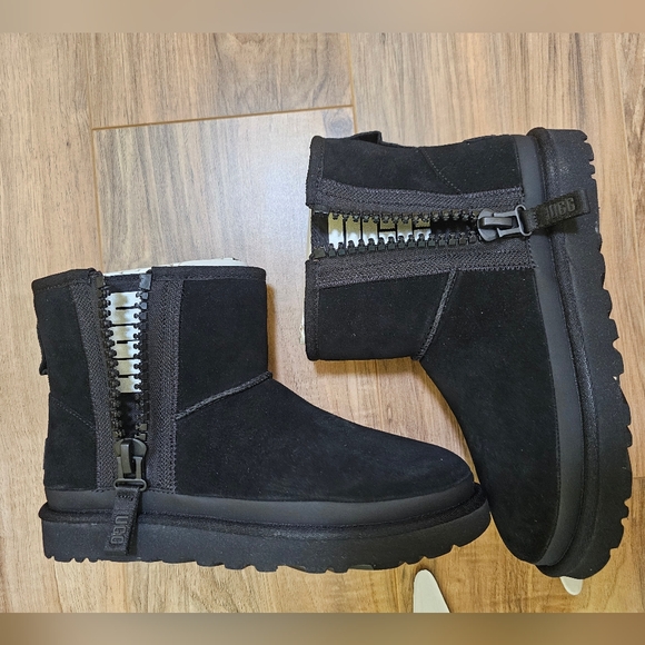 UGG Classic Mini ZipperTape Logo,  size US 8 - Picture 8 of 14